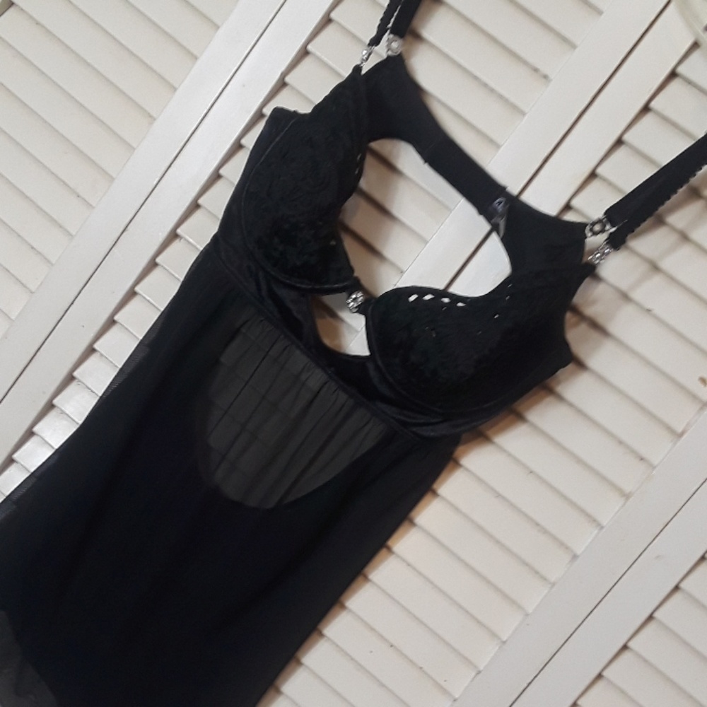 NWOT oh la la Cheri lingerie